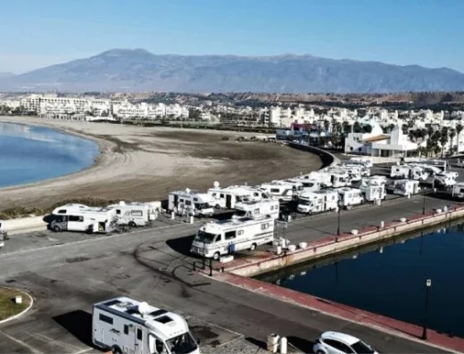 Área de autocaravanas en Almerimar, Almería – Puerto Deportivo