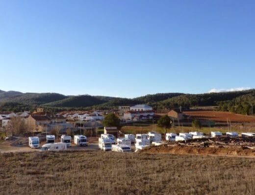 Área de autocaravanas en Benagéber, Valencia – Área de Nieva