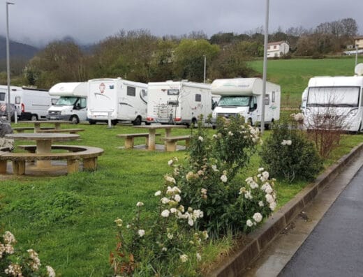 Área de autocaravanas en Santa Cruz de Campezo, Álava