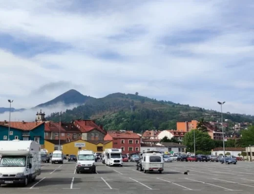Área de autocaravanas en Cangas de Onís, Asturias – El Llerau