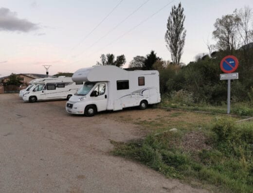 Área de autocaravanas en Cervera de Pisuerga, Palencia