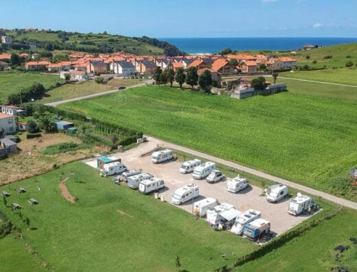 Área de autocaravanas en Cóbreces, Cantabria -Las Hazas