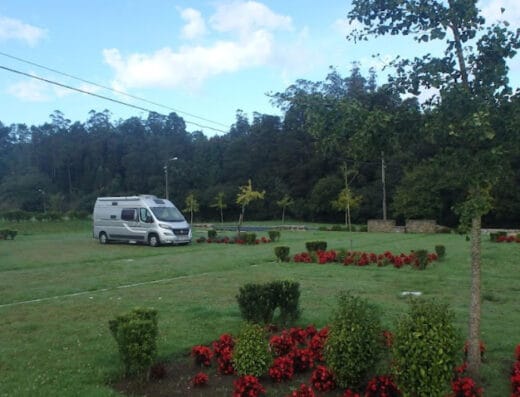 Área de autocaravanas en Dumbría, A Coruña – Berdeogas