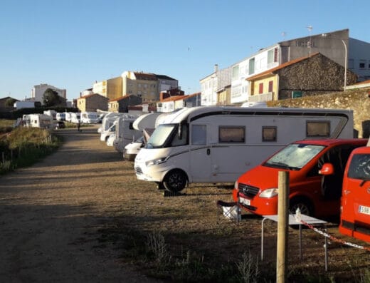 Área de autocaravanas en Finisterre, A Coruña – O Campo