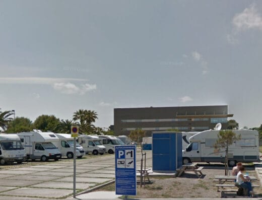 Área de autocaravanas en El Grau de Castelló – Planetario