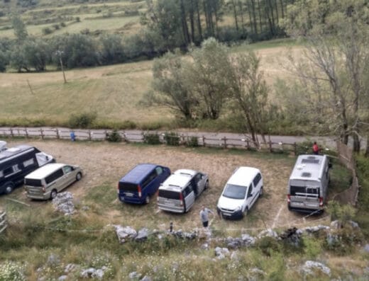 Área de autocaravanas en Maraña, León – Mampodre