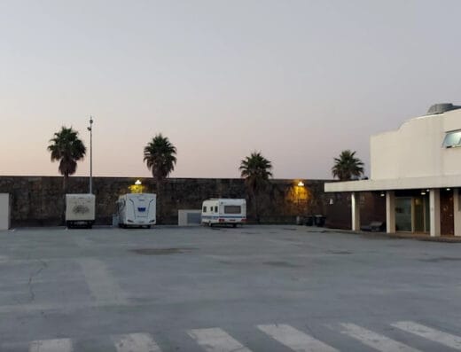 Área de autocaravanas en A Coruña – Parking Marina Coruña