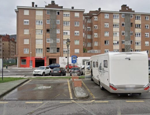 Área de autocaravanas en Oviedo, Asturias – La Corredoria