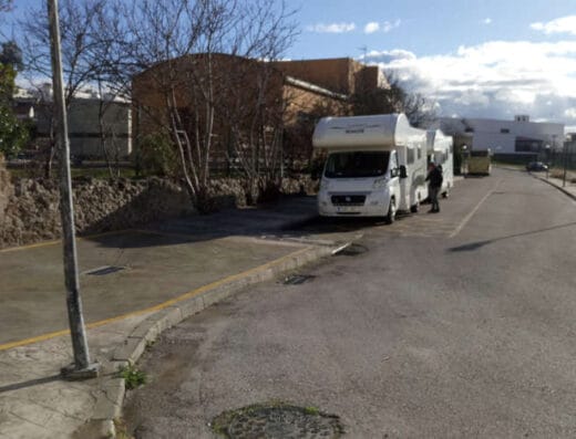 Área de autocaravanas en El Real de la Jara, Sevilla