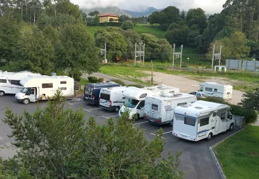 Área de autocaravanas en Ribadesella, Asturias – Estación