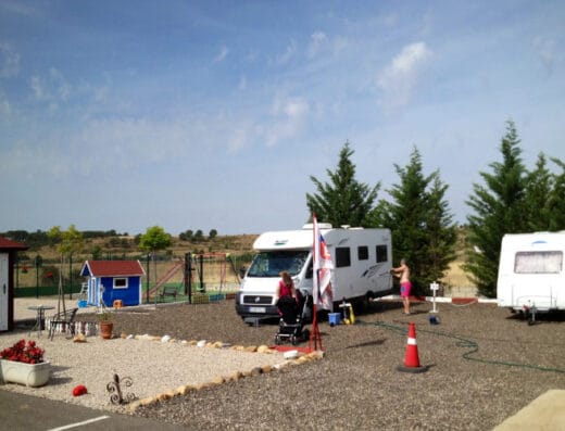 Área de autocaravanas en Ribaseca, León – Camper Park León