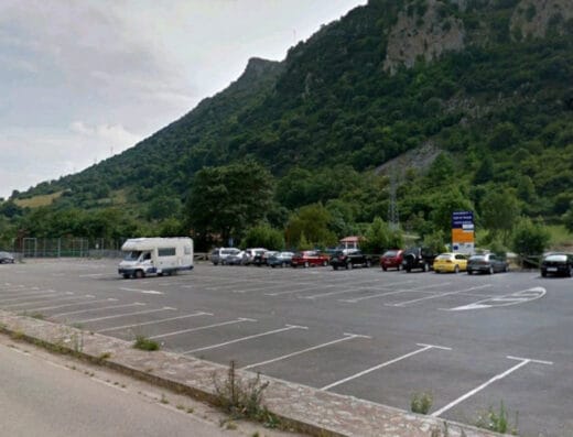 Área de autocaravanas en Santo Adriano, Asturias – Área Buyera