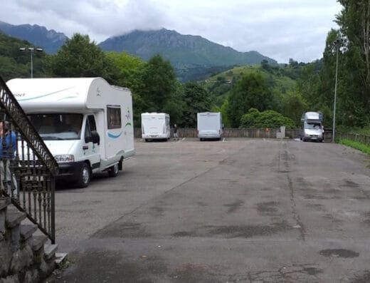 Área de autocaravanas en Morcín, Asturias – Santolaya