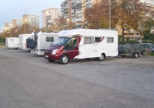 Parking de pernocta de autocaravanas en Sevilla