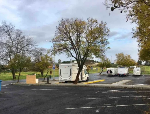 Área de autocaravanas en Valverde del Camino, Huelva – Casa Dirección
