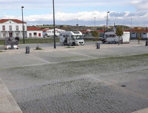 Área de autocaravanas en Almeida, Guarda