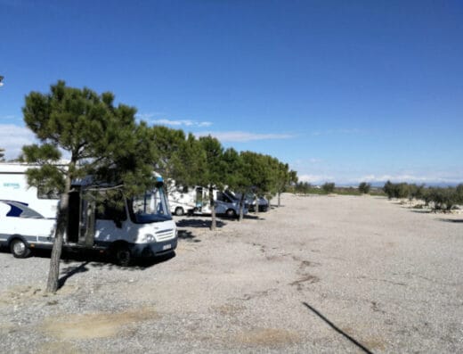 Parking de caravanas autocaravanas y furgonetas campers en Redondela :  Mundovan