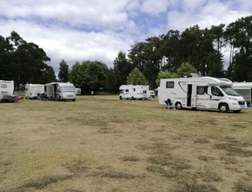 Área de autocaravanas en Isla de Arousa, Pontevedra – Arousa Surf Camp