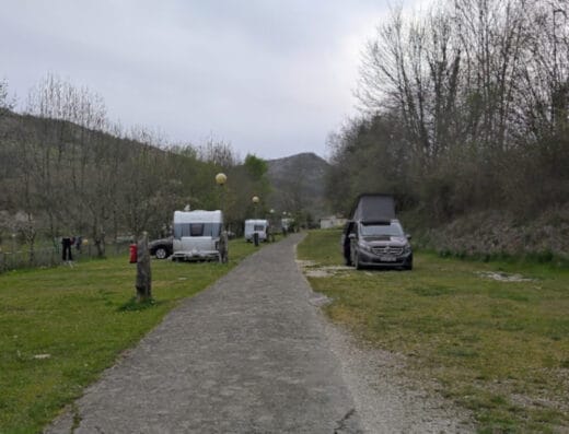 Área camper Camping en Avín, Asturias – Picos de Europa ,
