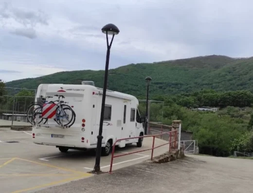 Área de autocaravanas en Baños de Montemayor, Cáceres