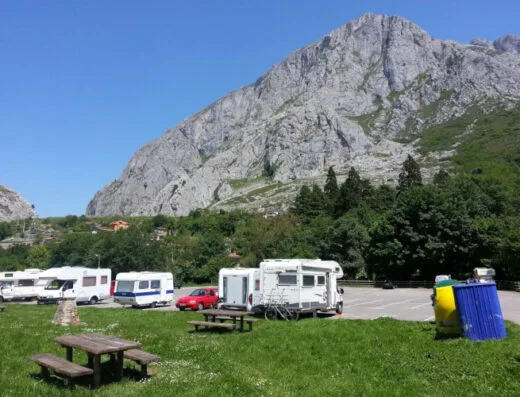 Área de autocaravanas en Entrago, Asturias – Senda del Oso