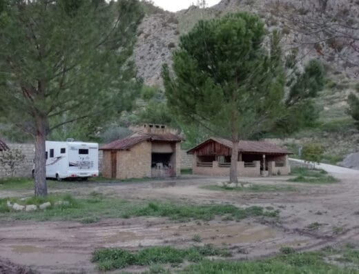 Área de autocaravanas en Santa Cruz de Moya, Cuenca – La Olmeda