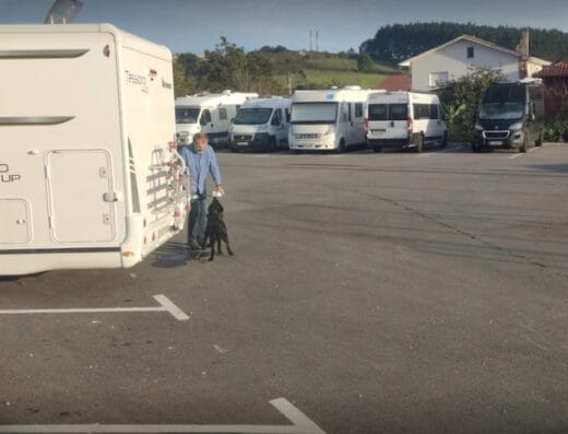 Área de autocaravanas en Overo, Corvera, Asturias