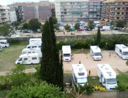 Área de autocaravanas en Pineda de Mar, Barcelona – Playa de Pineda