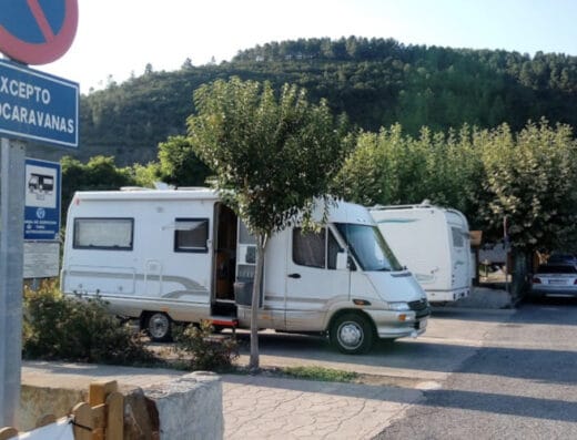 Área autocaravanas en Ribas de Sil, Lugo – Praia fluvial San Clodio