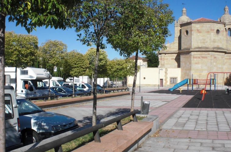 pastel Acuoso Ajustarse Área autocaravanas Salamanca - Parking Santísima Trinidad