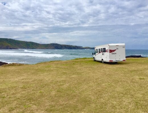 Área de autocaravanas en Verdicio, Asturias – Playa