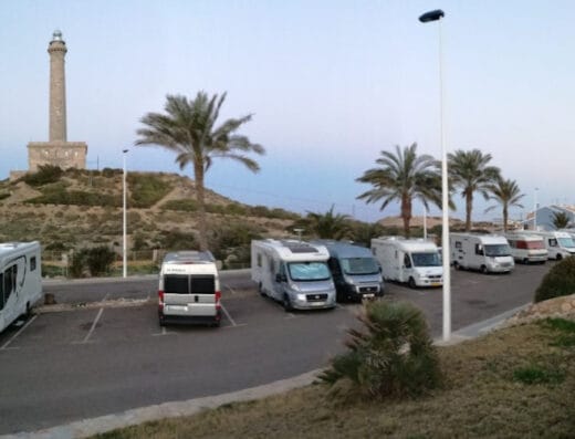Parking de pernocta de autocaravanas en Cabo de Palos, Murcia