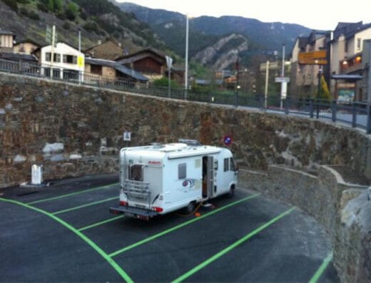 Área de autocaravanas en Ordino, Andorra –