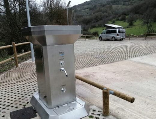 Área de autocaravanas en Canales de la Sierra, La Rioja