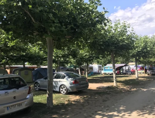 Área camper en Camping Ruviejo en Marina del Rey, León
