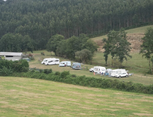 Área de autocaravanas Granja Casecha en Cubelas-Ribadeo