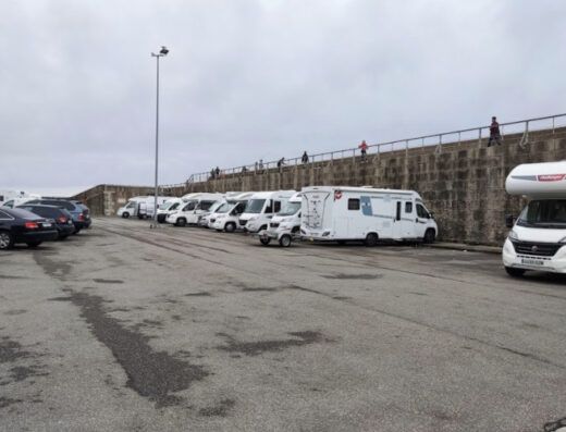 Parking pernocta autocaravanas en Cudillero, Asturias