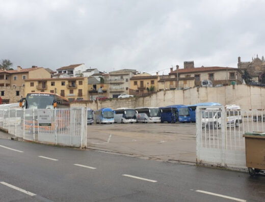 Parking pernocta autocaravanas en Guadalupe, Cáceres