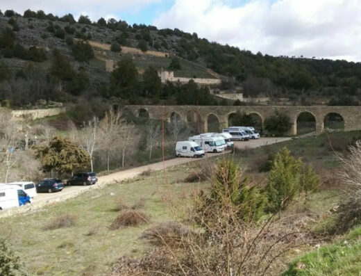 Parking pernocta autocaravanas en Pedraza, Segovia