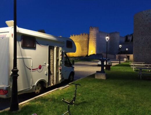 Parking pernocta autocaravanas en Urueña, Valladolid