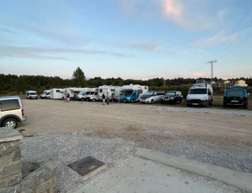 Área de autocaravanas de Puente Almuhey, León