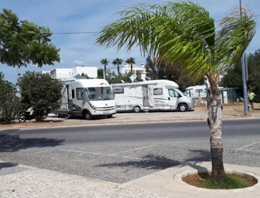 Parking pernocta autocaravanas Armação de Pêra, Portugal