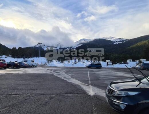 Parking de pernocta de autocaravanas en La Molina, Alp, Girona