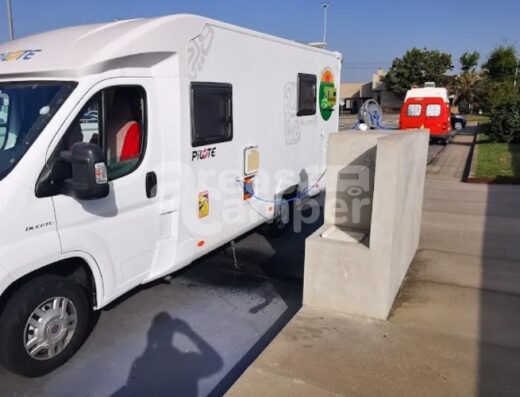 Área de autocaravanas Santo Tirso – Auchan, Portugal