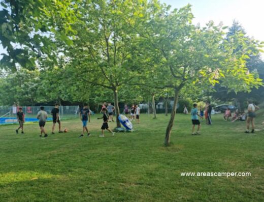 Área camper Camping el Portal de la Sierra en Linares de Riofrío