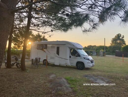 Área de autocaravanas Furna Brava Camper Park en Basoñas